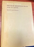 Renal disease / Vesebetegség  by Sir Douglas Black and N.F. Jones. – angol nyelvű orvosi szakkönyv
