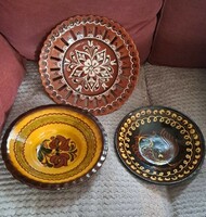 3 ethnographic plates in one. Size: 24, 27, 29 cm diameter.