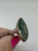 Smaragd köves ezüstgyűrű