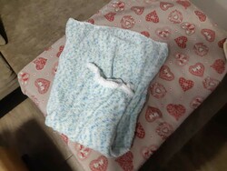 Knitted canopy for baby bed white-blue-mint