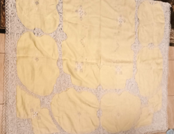 Hatalmas, 236 * 156 cm abrosz, akár ágyterítő is lehet