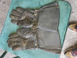 Leather motorcycle gloves