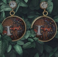 Earrings with stones and foxes