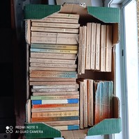 Cheap library, a collection of 120 pieces for sale together