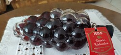Red wine in the shape of a retro bunch of grapes, /wine vinegar ---- 1999 collectors