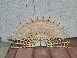 Retro, fan-shaped string of Christmas light bulbs