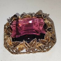 Hatalmas aranyozott fém kristály kitűző