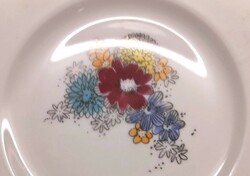 Henneberg porcelán kistányérok- virágos vidámság