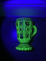 Biedermeier uránüveg urán pohár kehely 1850-ből lapra csiszolt ólomfestékkel festett