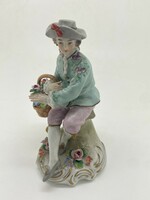 Sitzendorfi porcelán figura virágokkal türkiz kabátban 12.5cm
