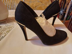 Beautiful black velor leather nail shoes