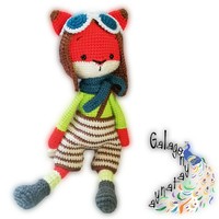 Roli the pilot fox - crocheted amigurumi fox