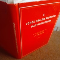A vörös uralom áldozatai Magyarországon - Dr.Váry Albert SZÁMOZOTT!