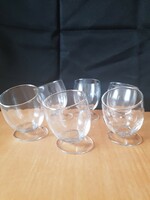 Cups with slanted bottoms