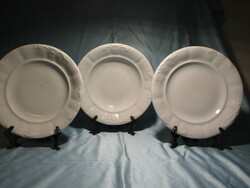 1 zsolnay deep and 2 flat plates