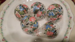 About 4.5 cm, hand-painted, blown, retro Christmas tree ornaments in good condition.