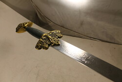 Középkori stílusú díszes Toledo kard 224