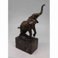 Elefánt bronz szobor
