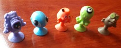 5 Stikeez collectible toy figures