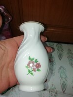 Porcelain vase 27. It is in the condition shown in the pictures