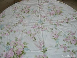 Gyönyörű pasztell színű vintage rózsa mintás párnahuzat