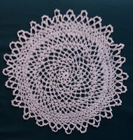 Solomon crocheted place mat with lots of patterns