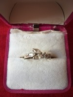 Women's ring for sale, with zirconia stones