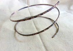 Decorative silver bangle bracelet