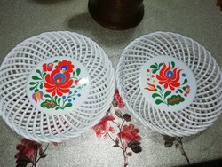 Ceramic plates 61. It is in the condition shown in the pictures