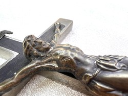 Jézus a kereszten fém és bronz kisplasztika feszulet