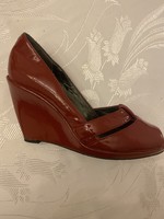 Dkny patent leather platform shoes