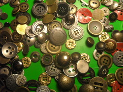 200 old metal buttons