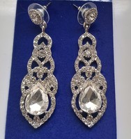 Silver-plated rhinestone drop earrings.