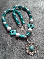 Turquoise-howlite necklaces with Tibetan pendant
