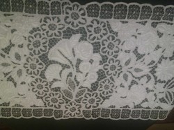 Hófehér Kalocsa rosette, lace tablecloth, 81x33