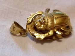 Vintage 14k gold scarab pendant 39.