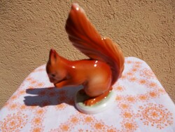 P 03 --- Hollóházi kézzel festett mókus