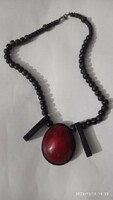 Short black red horn and wood ? Necklace, vintage women's jewelry