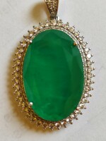 Paraiba pendant in emerald color