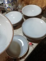 Porcelain plates from the Great Plains. It is in the condition shown in the pictures