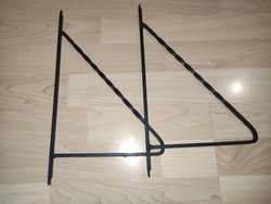 Wrought iron shelf holder in a pair