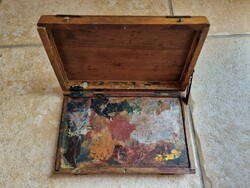 Old antique wooden painting palette from the early 1900s