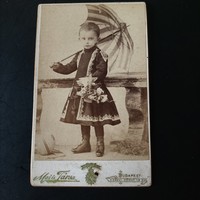 Tündéri gyerek fotó a 19. századból