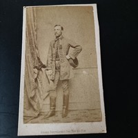 19.századi teljes alakos férfi korhű ruhában