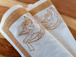 Napkin embroidered with a special gold thread, a pair of putto centerpieces 44 x 32 cm 2 pcs