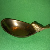 Madaras, sárgaréz névjegykártya tartó, kulcstartó, vagy madár itató tál, tálca.