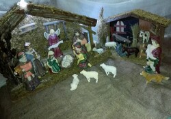 Nativity scene, porcelain 14 cm figures, many accessories... With lights.