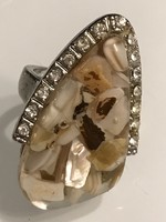 Mother-of-pearl inlaid ring framed with crystals, 19 mm inner diameter