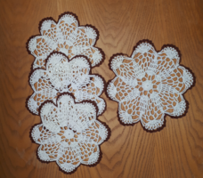 4 pcs crochet tablecloth / dish mat