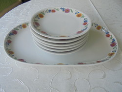 Élénk színü, bájos virágmintás alföldi porcelán desszertes/szendvicses készlet
